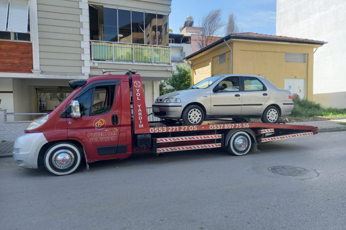 Köşk Oto Çekici – 7/24 Yol Yardım ve Oto Kurtarma Hizmeti Köşk’te araç kullanırken yaşanan arıza, kaza veya beklenmedik durumlarda hızlı ve güvenilir bir oto çekici hizmeti büyük önem taşır. Power Park Aydın Oto Çekici, Köşk ve çevresinde 7/24 oto çekici, oto kurtarma ve yol yardım hizmeti sunarak sürücülerin her zaman yanında yer alır. Köşk’te 7/24 Oto Çekici Hizmeti Köşk oto çekici hizmetimiz, ilçe merkezi ve çevre mahallelerde meydana gelen tüm araç arızalarına hızlı müdahale sağlar. Aracınız nerede kalırsa kalsın, profesyonel ekibimiz en kısa sürede konumunuza ulaşır. Köşk Oto Kurtarma ve Yol Yardım Yolda kalmak herkesin başına gelebilir. Köşk oto kurtarma hizmetimiz ile; Akü takviyesi Lastik değişimi Yakıt bitmesi Kaza sonrası araç kurtarma işlemleri güvenli ve profesyonel şekilde yapılır. Köşk ve Çevresinde Hızlı Müdahale Power Park Aydın yalnızca Köşk merkezde değil; çevre mahalleler, bağlantı yolları ve Aydın–Denizli güzergâhında da aktif olarak hizmet verir. “Yakınımdaki oto çekici” araması yapan sürücülere en yakın ekip yönlendirilir. Neden Power Park Aydın Oto Çekici? Köşk’te oto çekici hizmeti alırken güvenilir bir firma seçmek büyük önem taşır. Power Park Aydın; ✅ 7/24 kesintisiz hizmet ✅ Hızlı ve güvenli müdahale ✅ Deneyimli ekip ve modern araçlar ✅ Aydın genelinde güçlü hizmet ağı ✅ Google Haritalar üzerinden kolay erişim Google Haritalar’da Köşk Oto Çekici Power Park Aydın Oto Çekici, Google Haritalar üzerinde Köşk ve çevresinde kolayca bulunabilir. En yakın çekiciye ulaşmak için konumumuzu ziyaret edebilirsiniz. 📍 Google Haritalar Konumumuz: 👉 https://maps.app.goo.gl/ndXfwf2xfswjFumy6 Köşk Oto Çekici – Hemen İletişime Geçin Köşk’te oto çekici, oto kurtarma veya yol yardım hizmetine ihtiyaç duyduğunuzda bize hemen ulaşabilirsiniz. 📞 Telefon: 0507 941 59 09 🌐 Web: www.powerparkaku.com